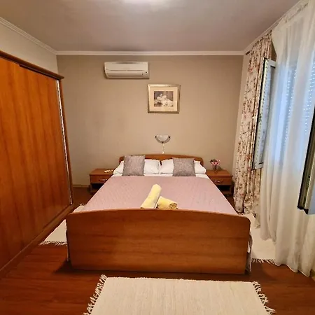 Mande 1 Apartmán *